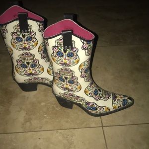 Rain boots ,great condition